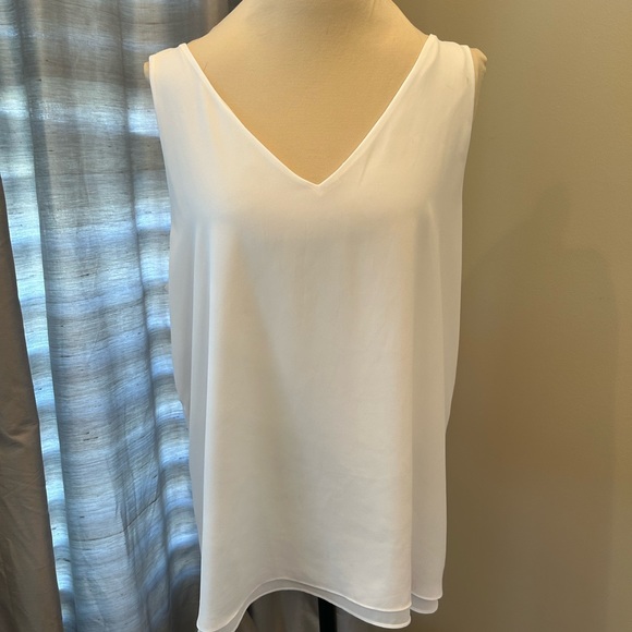 Lilly Pulitzer Florin Top. XL - Picture 4 of 5